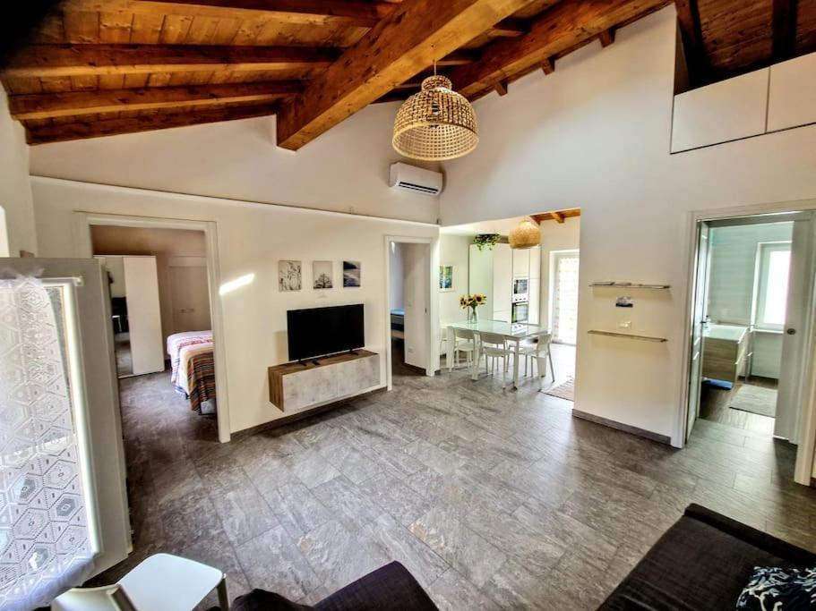 New And Privat Parking La Graziosa Apartment Genoa